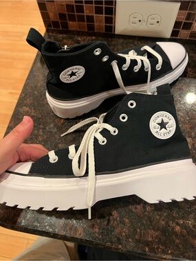 Converse Chuck Taylor All Star Lugged Lift Platform High Top Big Kids 7